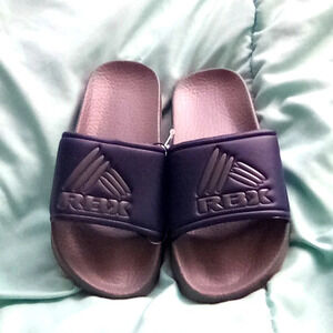 RBX Kids sandal size 11 ( box AW )